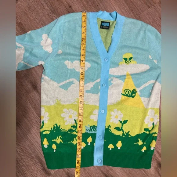 Alab Snail/Alien Cardigan size S - Picture 5 of 9